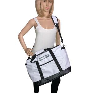 NEW Bigfoot Large White Soft-sided Insulated Cooler Bag holds up to 18 cans